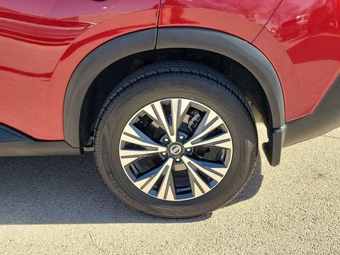 Used 2021 Nissan Rogue SV w/ Premium Package image 4