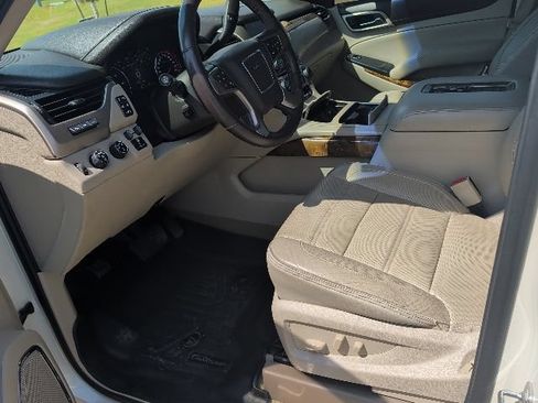 Used 2015 GMC Yukon Denali w/ Premium Package AWD/4WD image 18