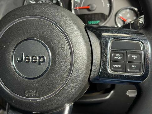 Used 2015 Jeep Wrangler Rubicon w/ Power Convenience Group AWD/4WD image 25