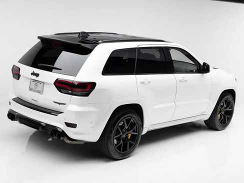 Used 2020 Jeep Grand Cherokee Trackhawk AWD/4WD image 3