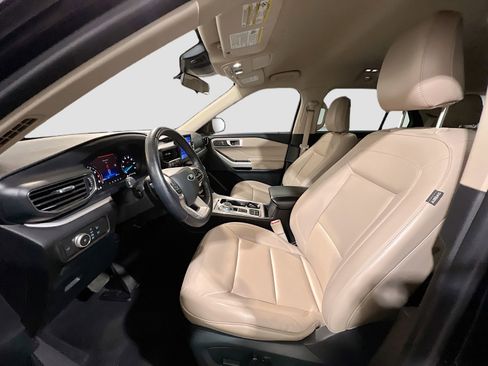 Used 2021 Ford Explorer XLT w/ Equipment Group 202A image 15