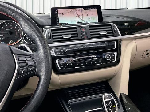 Used 2018 BMW 330i xDrive Sedan w/ Premium Package image 9