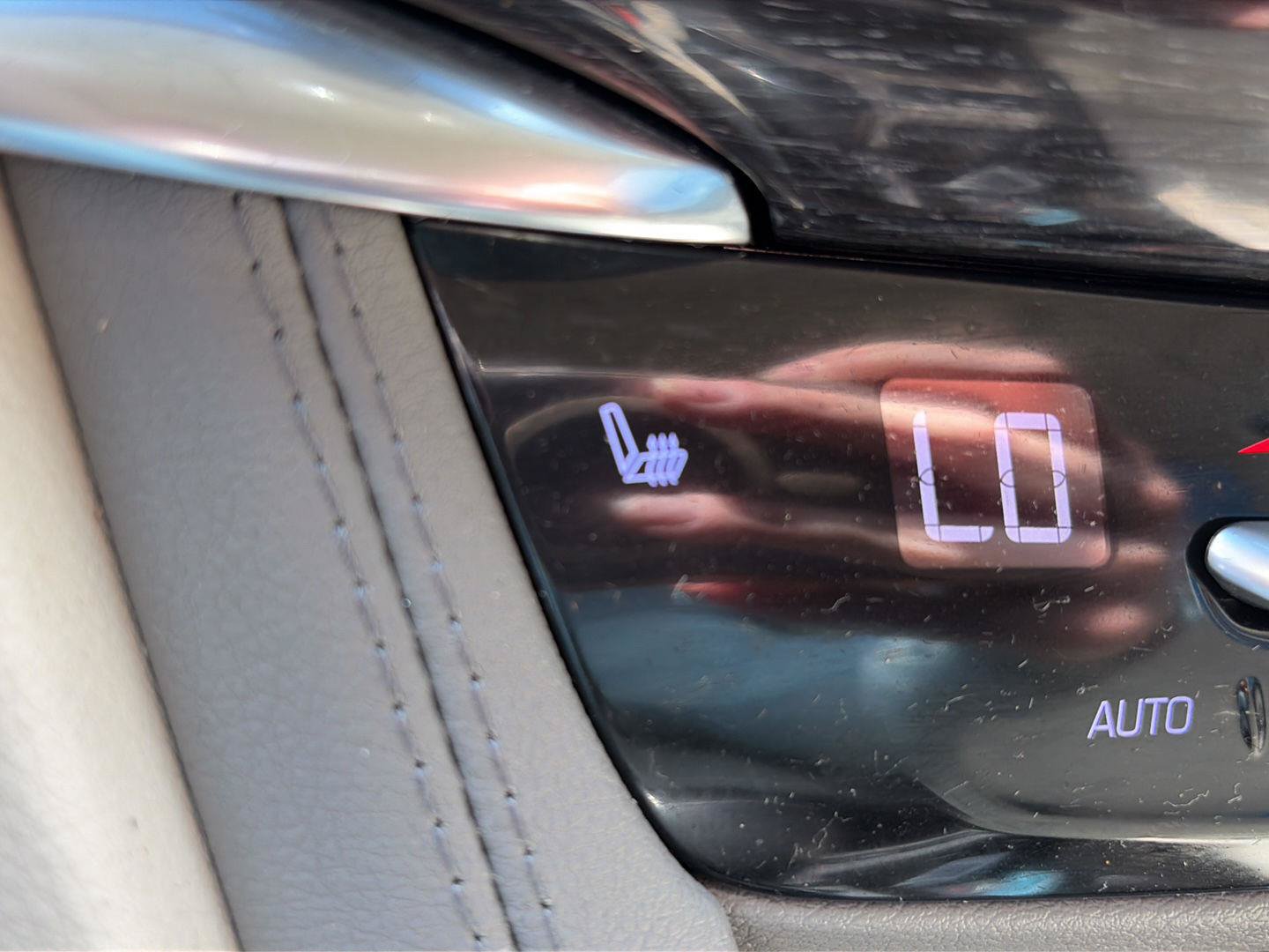Used 2022 Cadillac XT6 Premium Luxury w/ LPO, Floor Liner Package AWD/4WD image 30
