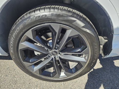 Used 2025 Audi Q7 3.0T Premium Plus AWD/4WD image 17