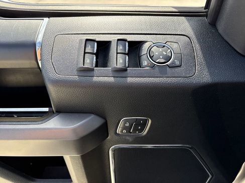 Used 2020 Ford F150 Platinum w/ Equipment Group 701A Luxury image 17