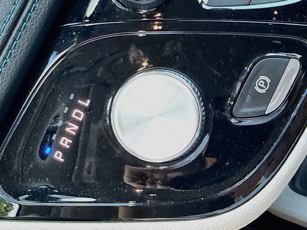 Used 2021 Chrysler Pacifica Touring FWD image 18