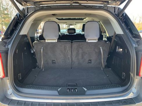 Used 2021 Ford Explorer XLT w/ Equipment Group 202A image 13
