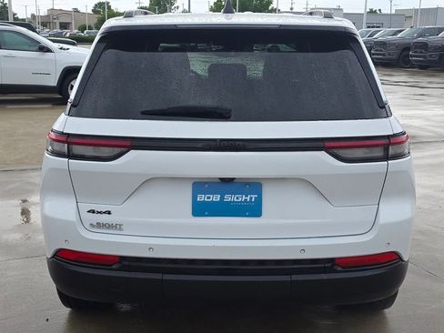 Certified 2024 Jeep Grand Cherokee Altitude AWD/4WD image 4