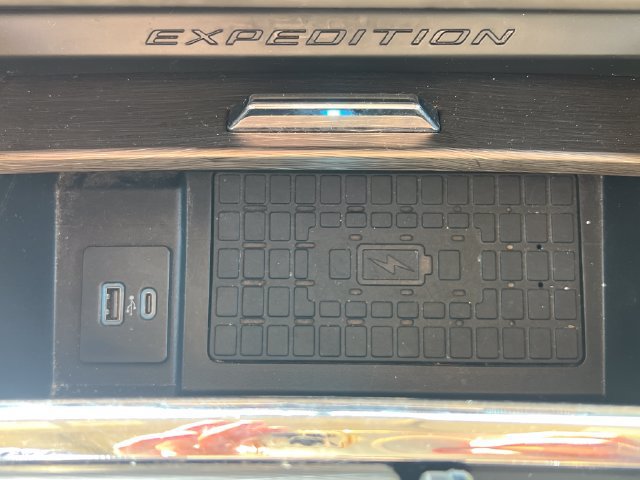 Used 2024 Ford Expedition Max Limited AWD/4WD image 28