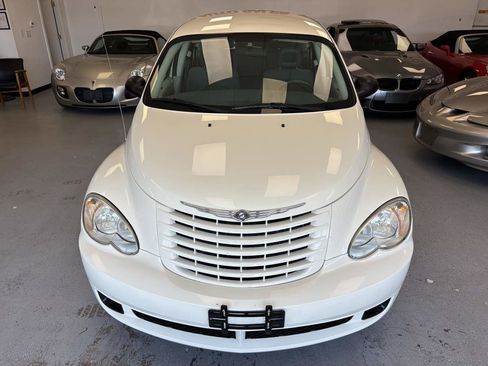 Used 2008 Chrysler PT Cruiser FWD image 2