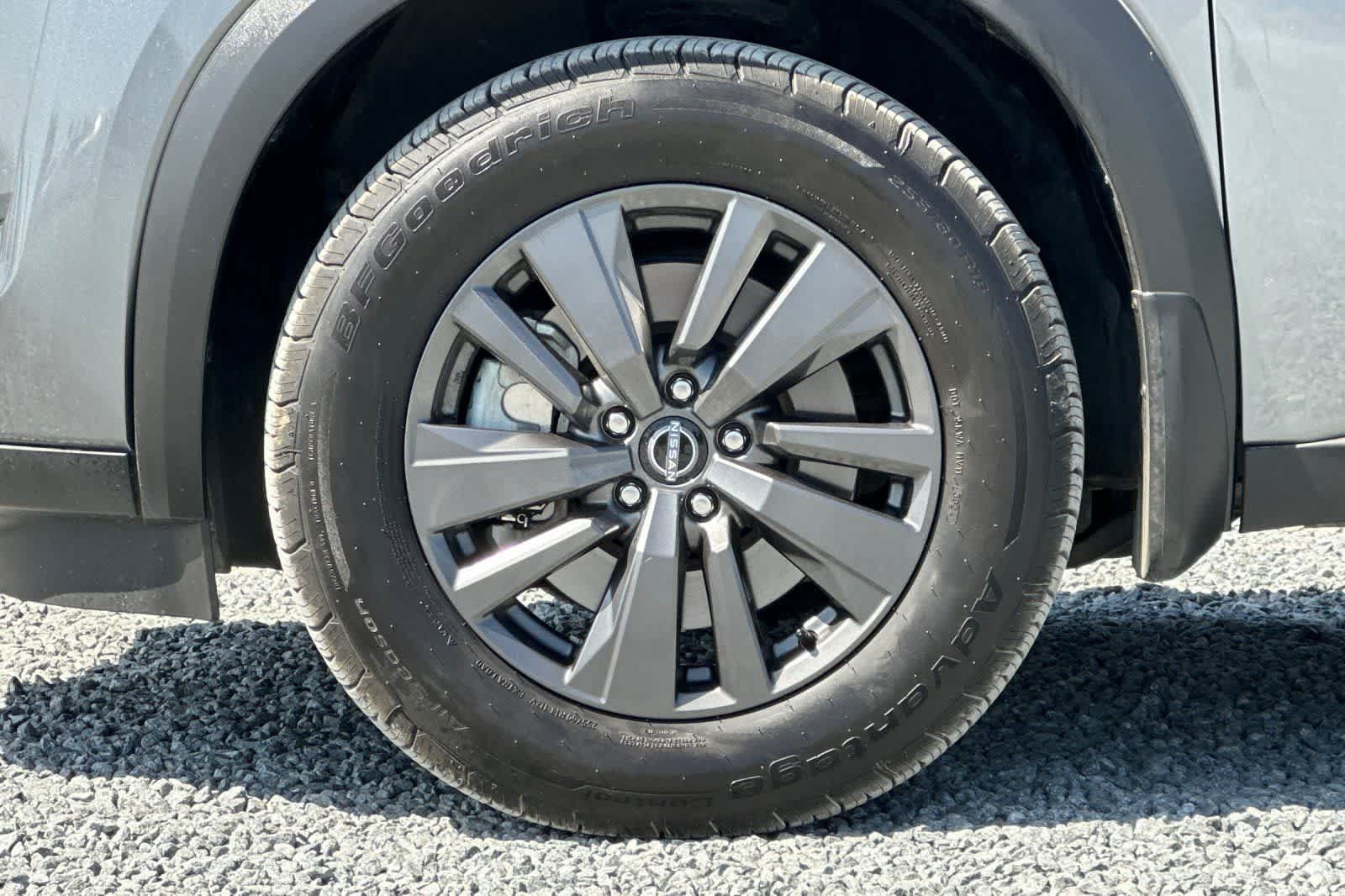 Certified 2022 Nissan Pathfinder SV FWD image 36