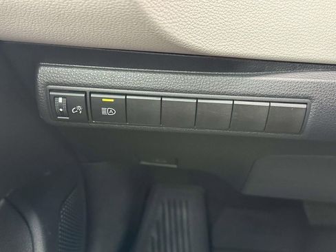 Used 2025 Toyota Corolla LE w/ Convenience Package image 21