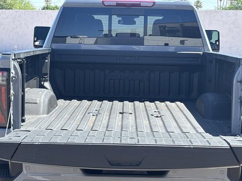 Used 2024 GMC Sierra 2500 AT4 w/ AT4 Preferred Package AWD/4WD image 6