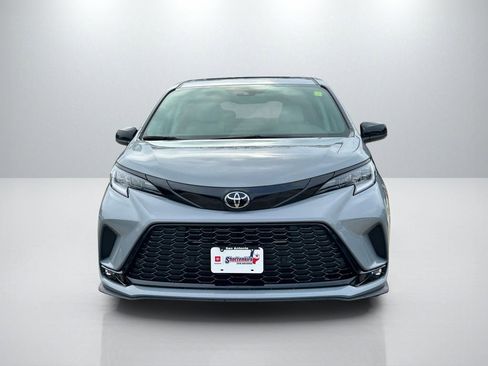 Certified 2026 Toyota Sienna XSE image 2