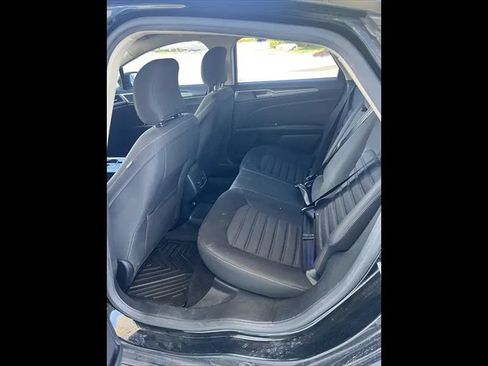 Used 2017 Ford Fusion SE w/ Fusion SE Technology Package FWD image 15