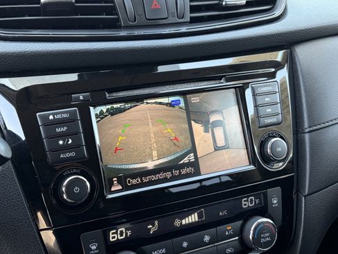 Used 2019 Nissan Rogue SV w/ Sun & Sound Touring Package AWD/4WD image 22