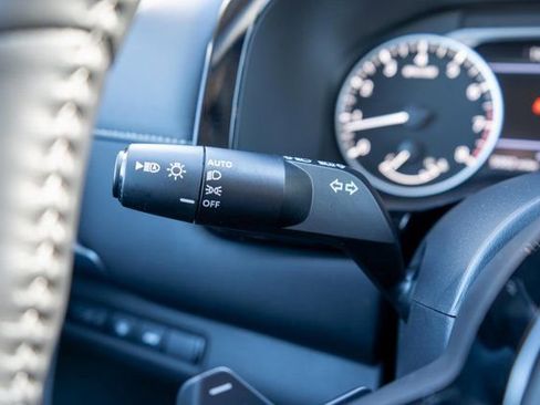 Certified 2025 Nissan Pathfinder SL image 27