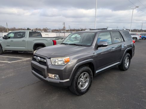 Used 2011 Toyota 4Runner SR5 image 6