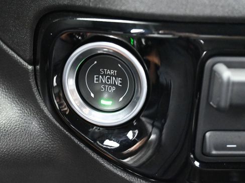 Used 2025 Chevrolet Silverado 1500 ZR2 w/ Technology Package image 40