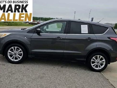 Used 2017 Ford Escape SE FWD image 5