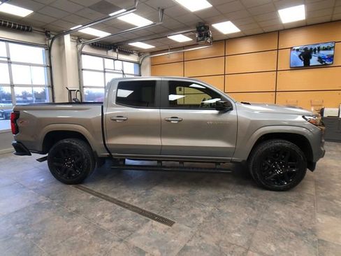 Used 2025 Chevrolet Colorado Z71 w/ Technology Package image 8