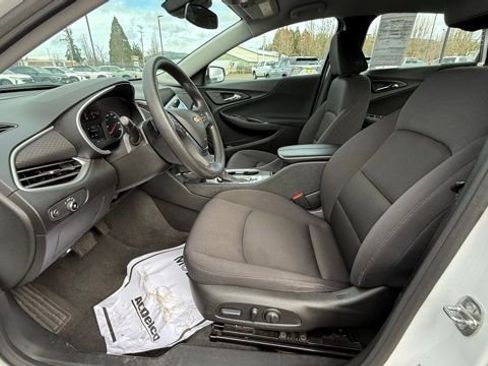 Used 2024 Chevrolet Malibu LT image 10