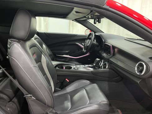 Used 2018 Chevrolet Camaro SS RWD image 29