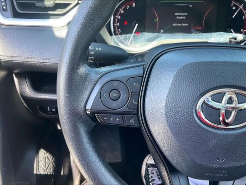 Used 2025 Toyota RAV4 XLE image 23