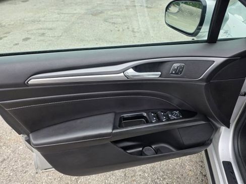 Used 2013 Ford Fusion Titanium FWD image 11