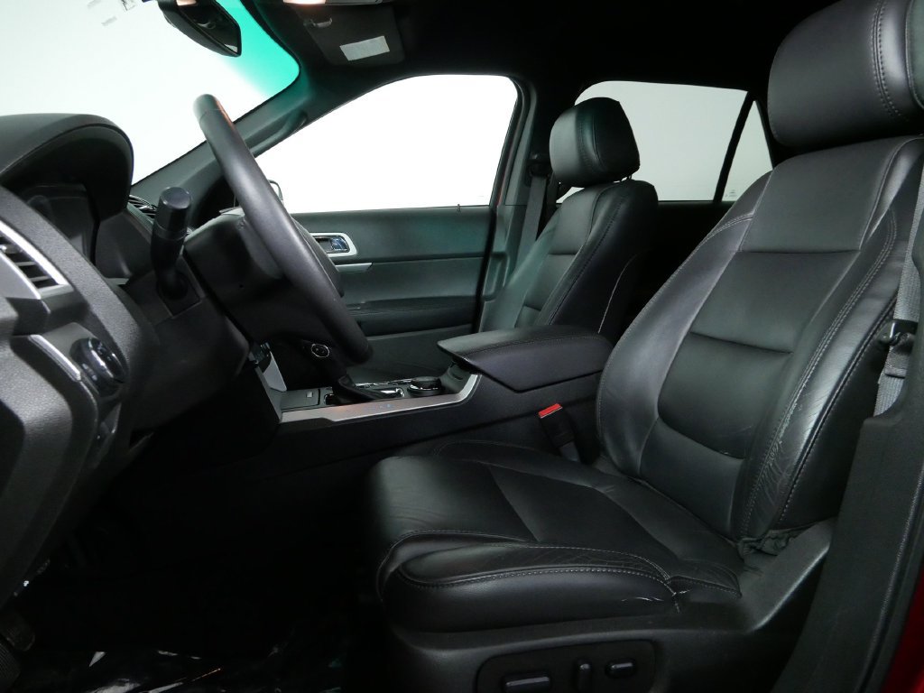 Used 2015 Ford Explorer XLT w/ Equipment Group 202B AWD/4WD image 15