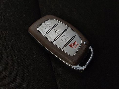 Used 2020 Hyundai Elantra Value Edition w/ Cargo Package (C1) image 32