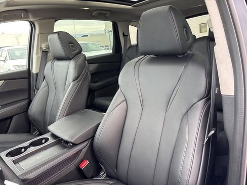Used 2025 Acura MDX SH-AWD image 16