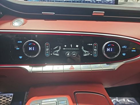 Used 2022 Genesis GV70 3.5T Sport w/ Sport Prestige Package image 21