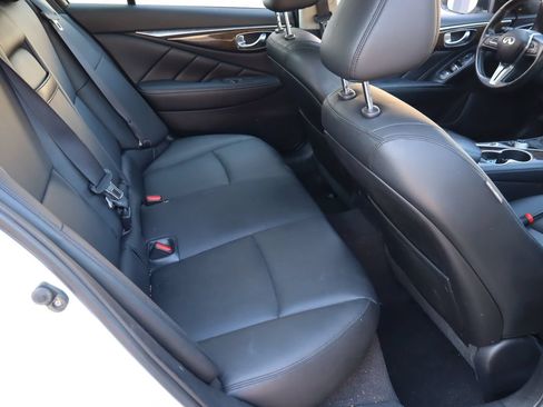 Used 2018 INFINITI Q50 Luxe w/ Essential Package (3.0T Luxe) AWD/4WD image 18