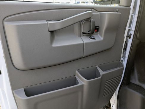 New 2025 GMC Savana 2500 Work Van w/ Chrome Appearance Package image 9