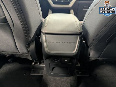 Used 2025 Ford Explorer Active AWD/4WD image 27