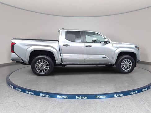 Used 2024 Toyota Tacoma Limited AWD/4WD image 5