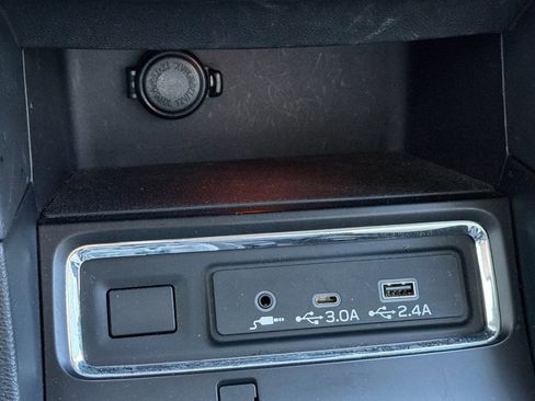 Used 2023 Subaru Ascent Premium w/ Convenience Package image 24