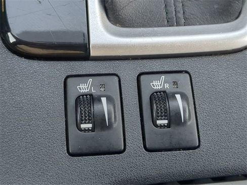 Used 2016 Toyota Highlander XLE image 24