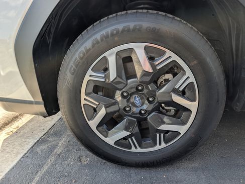 Certified 2025 Subaru Forester Premium AWD/4WD image 15