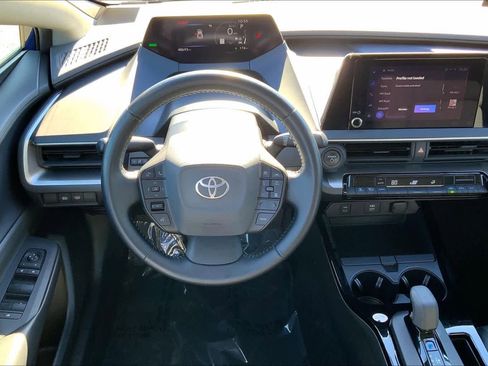 Used 2023 Toyota Prius LE image 6