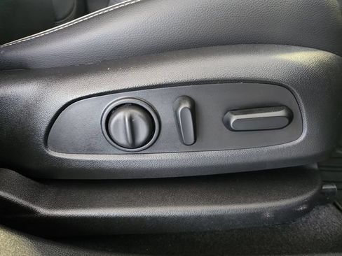 Used 2019 GMC Acadia Denali w/ Technology Package FWD image 22