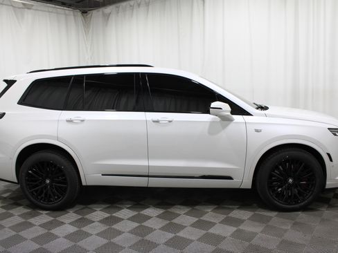 Used 2023 Cadillac XT6 Sport w/ Technology Package image 36
