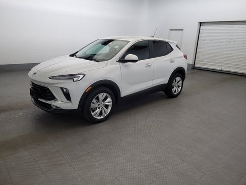 Used 2024 Buick Encore GX Preferred FWD image 2
