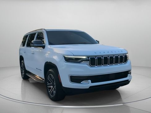 Used 2023 Jeep Wagoneer 4WD w/ Premium Group I image 4