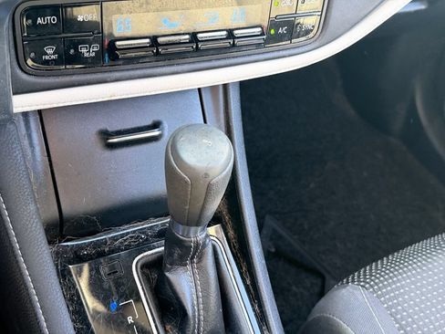 Used 2018 Toyota Corolla iM FWD image 11