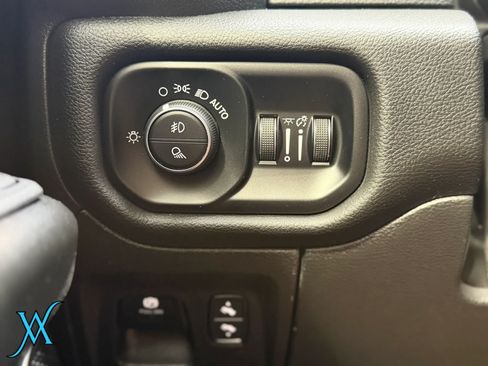 Used 2025 RAM 1500 Big Horn AWD/4WD image 36