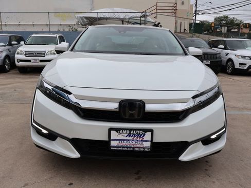 Used 2018 Honda Clarity Plug-In Hybrid image 2