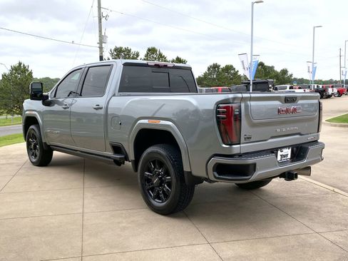 Used 2024 GMC Sierra 2500 AT4 w/ AT4 Premium Plus Package AWD/4WD image 4