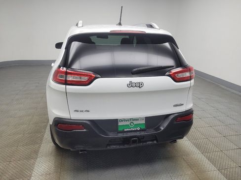 Used 2014 Jeep Cherokee Latitude w/ Cold Weather Group AWD/4WD image 6